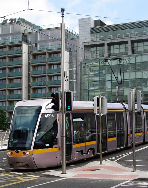 RS140: CCTV and Traffic Signal Posts on Mayor Street